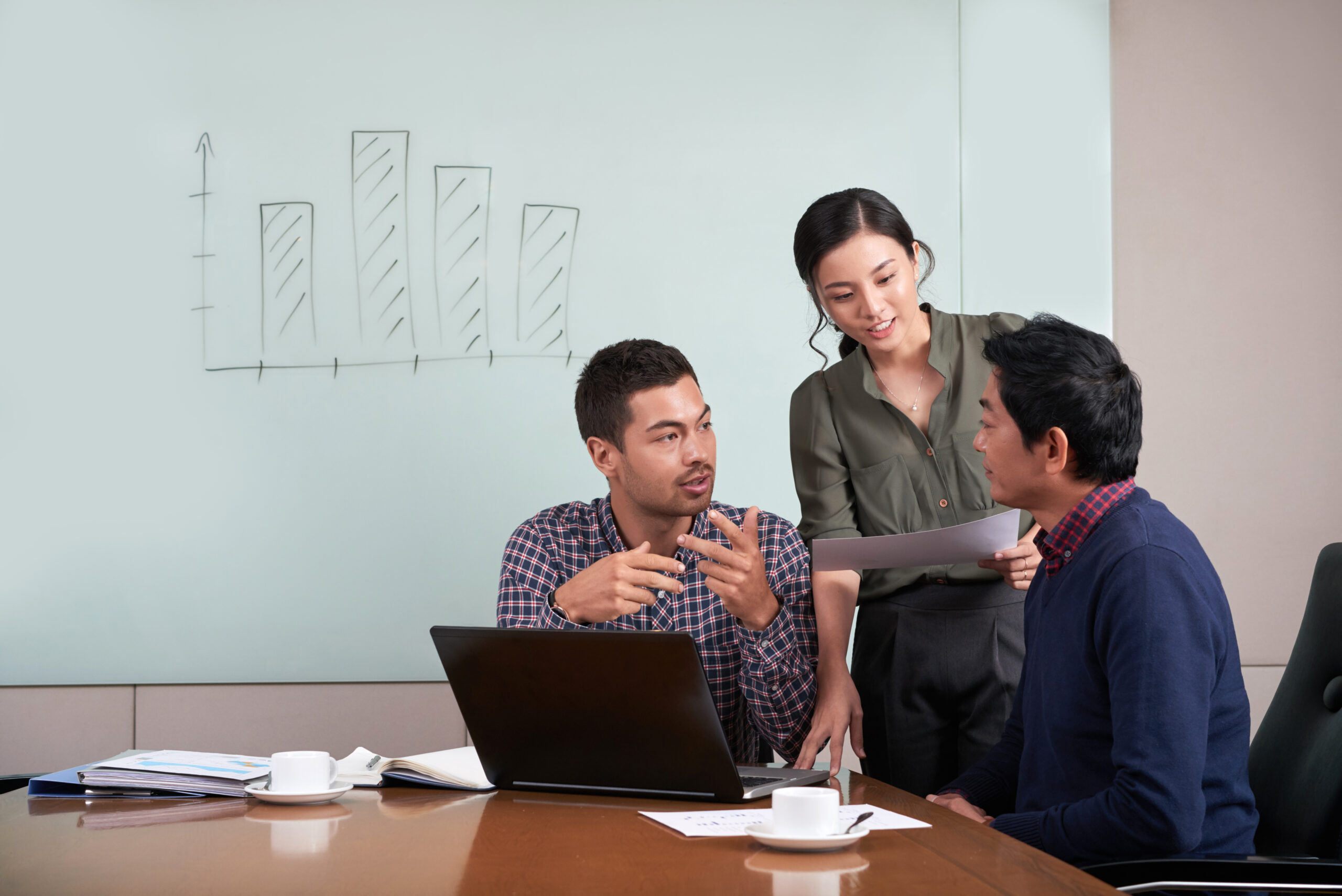 Read more about the article Beyond Email: Mastering Effective Communication in Today’s Diverse Business Landscape
