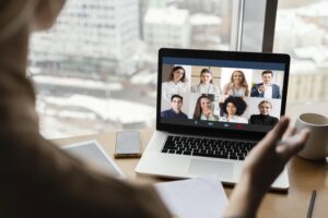 Read more about the article Navigating the Digital Workplace: Tips for Managing a Virtual Team